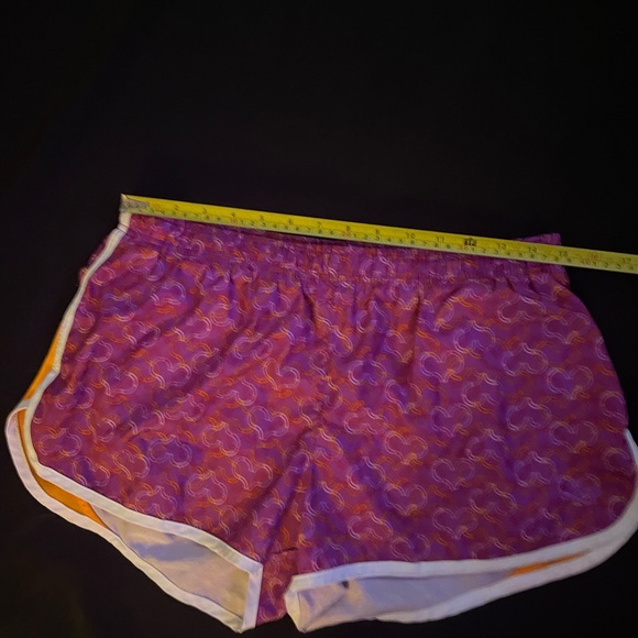 Women's pony Purple‎ Patterned Shorts - Picture 3 of 9